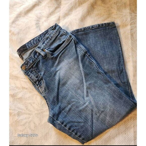 17 Mossimo crop jeans - Picture 2 of 5